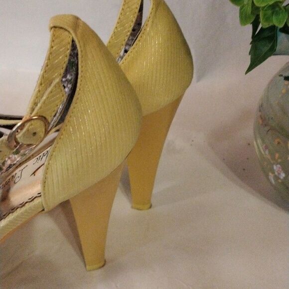 Poetic License T Strap Heels - Picture 9 of 13